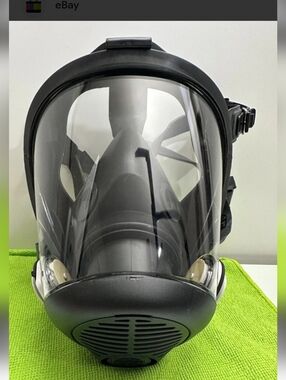 Full Face Respirator Mask - Black - Brand new and has never been used